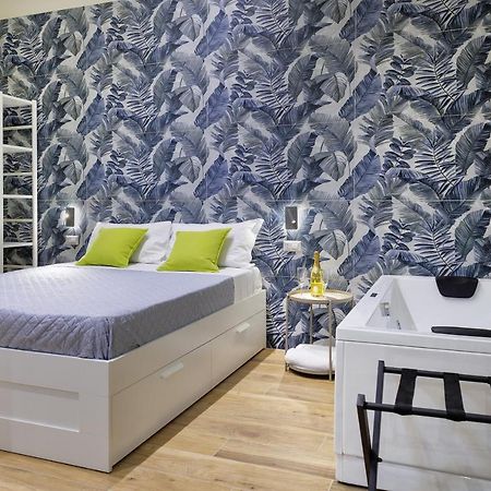 Live Suite Napoli Bagian luar foto