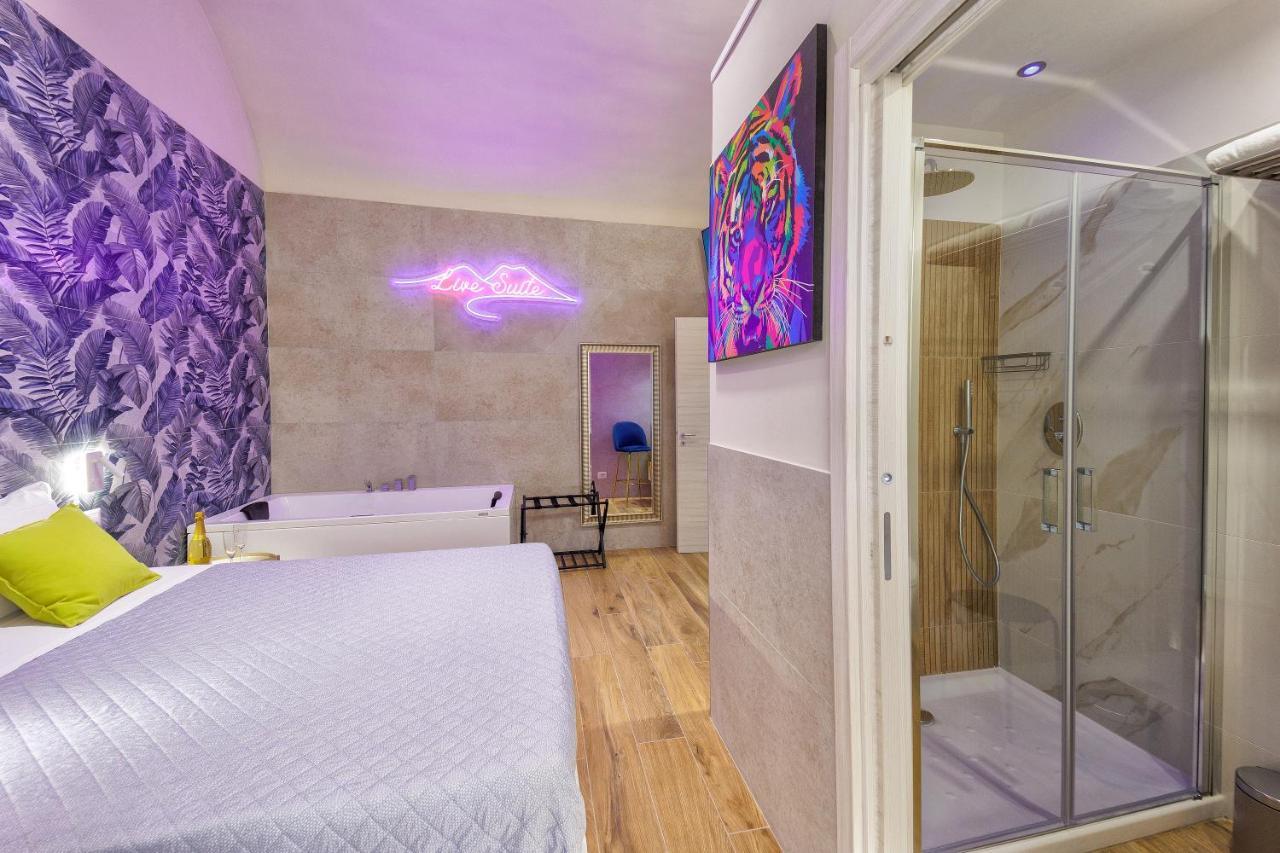 Live Suite Napoli Bagian luar foto
