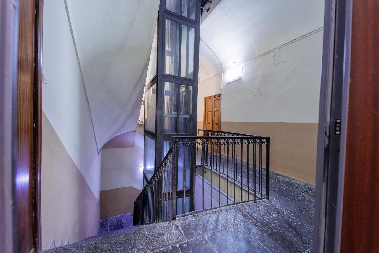 Live Suite Napoli Bagian luar foto