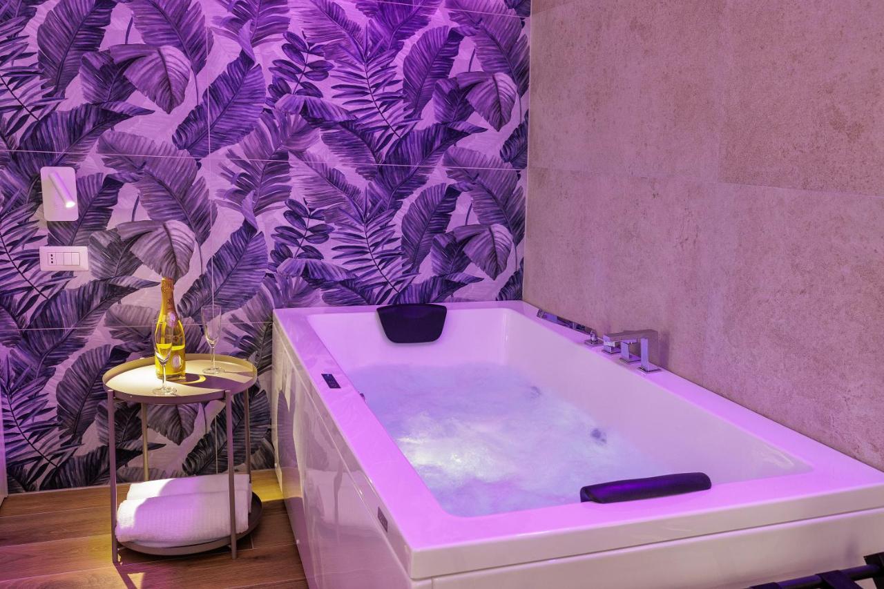 Live Suite Napoli Bagian luar foto