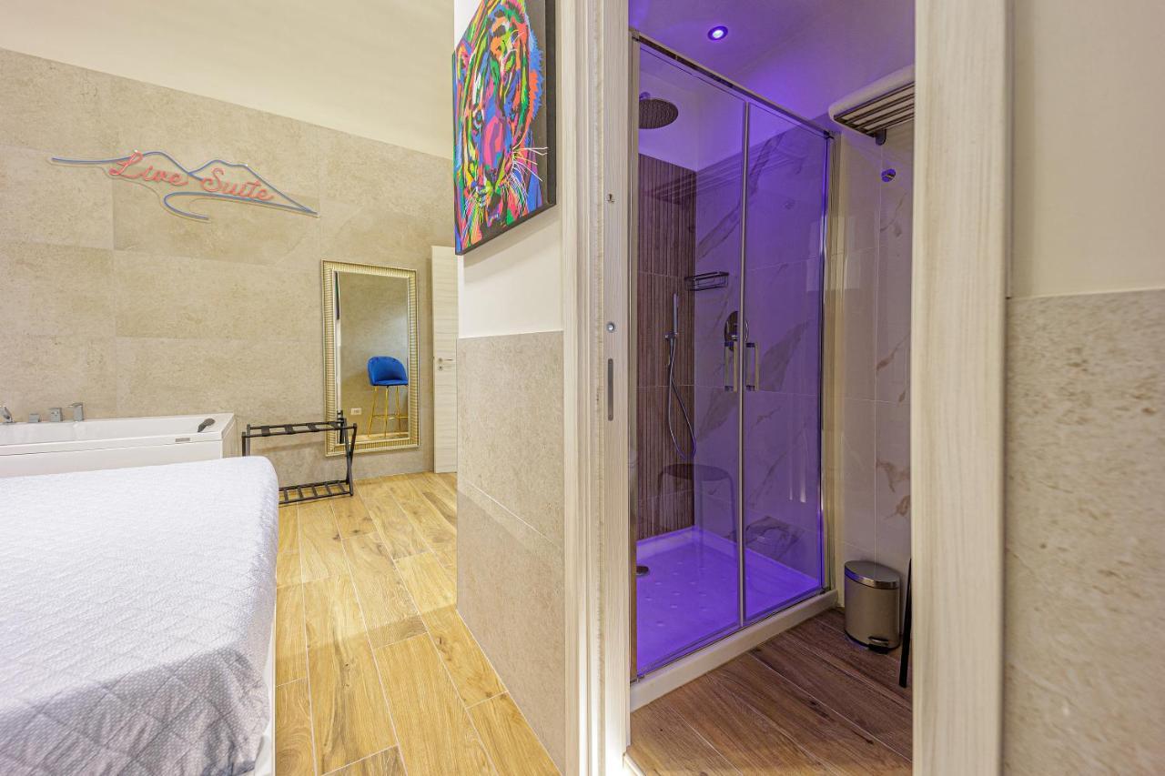Live Suite Napoli Bagian luar foto