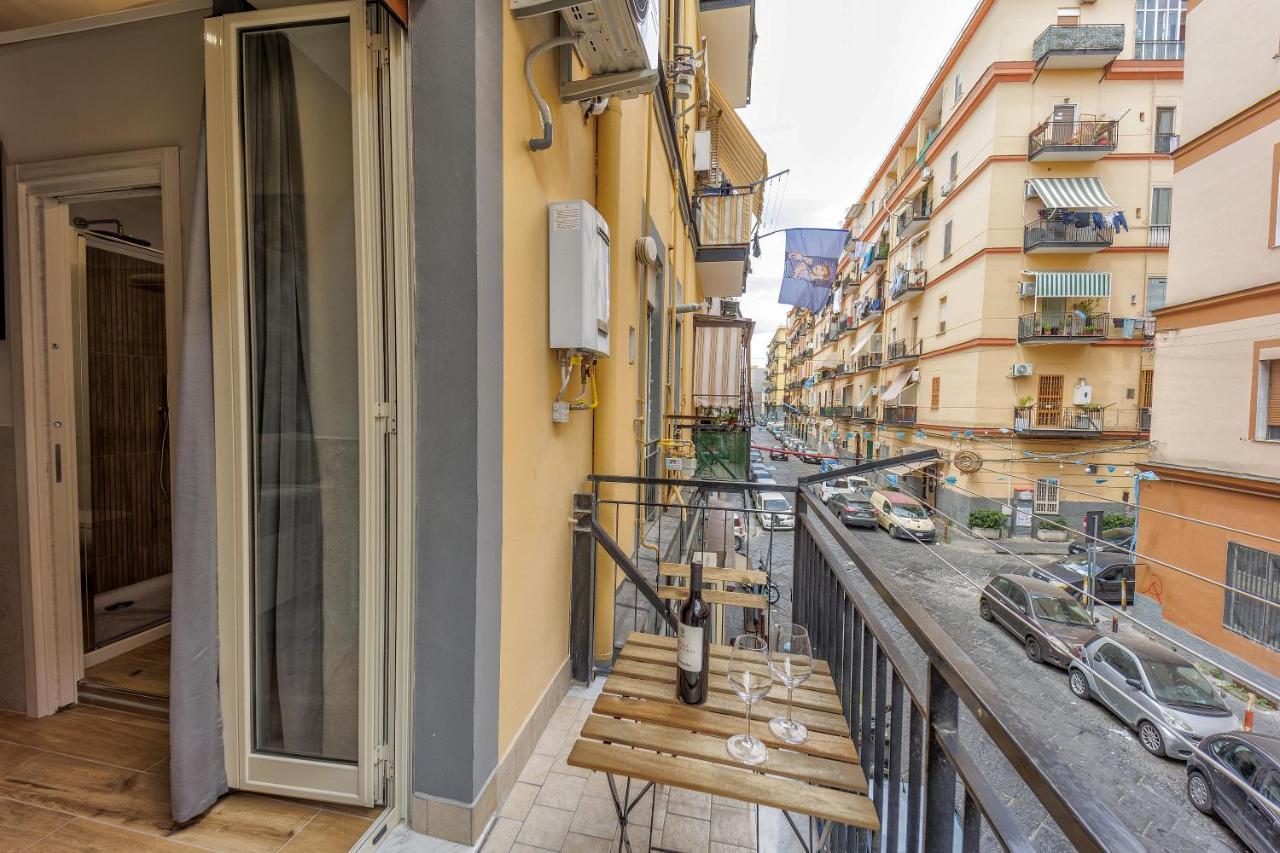 Live Suite Napoli Bagian luar foto
