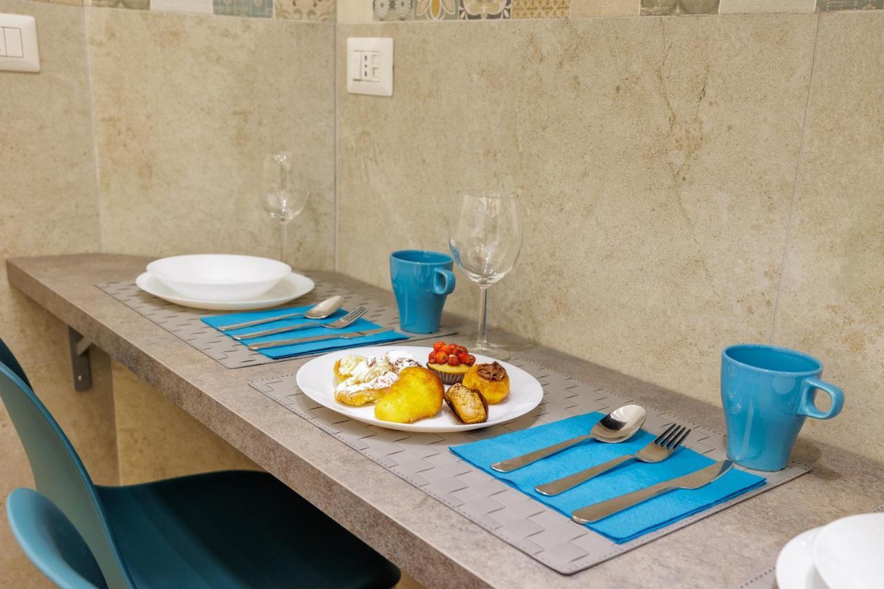 Live Suite Napoli Bagian luar foto