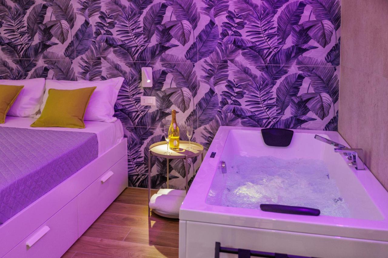 Live Suite Napoli Bagian luar foto