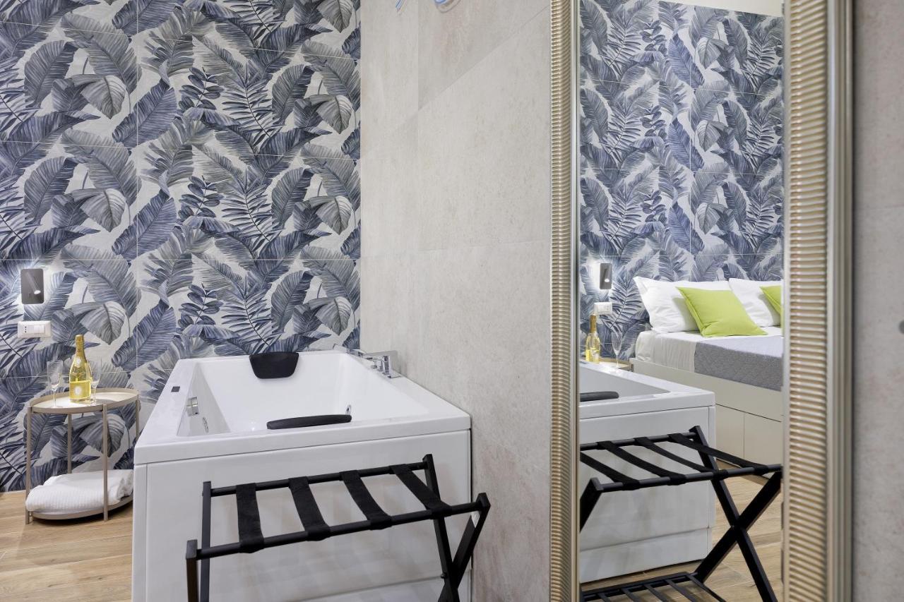 Live Suite Napoli Bagian luar foto