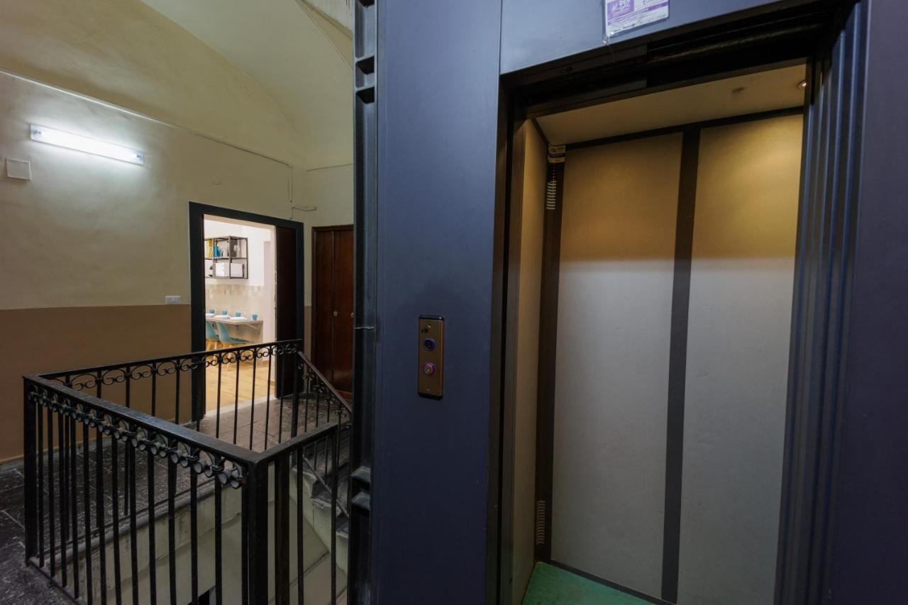Live Suite Napoli Bagian luar foto