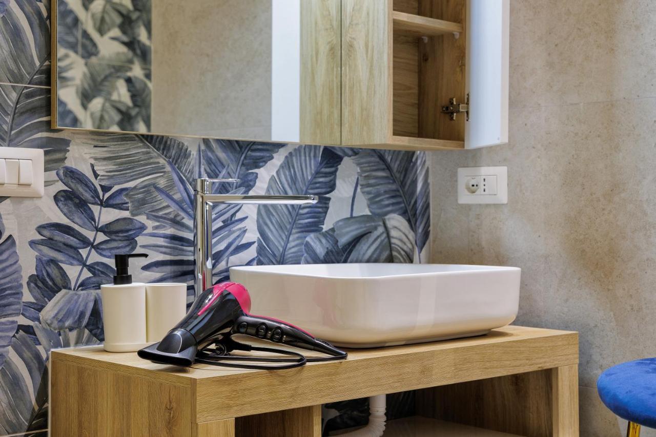 Live Suite Napoli Bagian luar foto